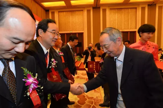大禹节水集团董事长王栋获2016年度何梁何利基金“科学与技术创新奖” - 京滨工业园